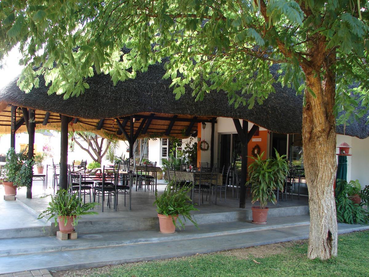 אוצ'יווארונגו Lion'S Den Guesthouse מראה חיצוני תמונה