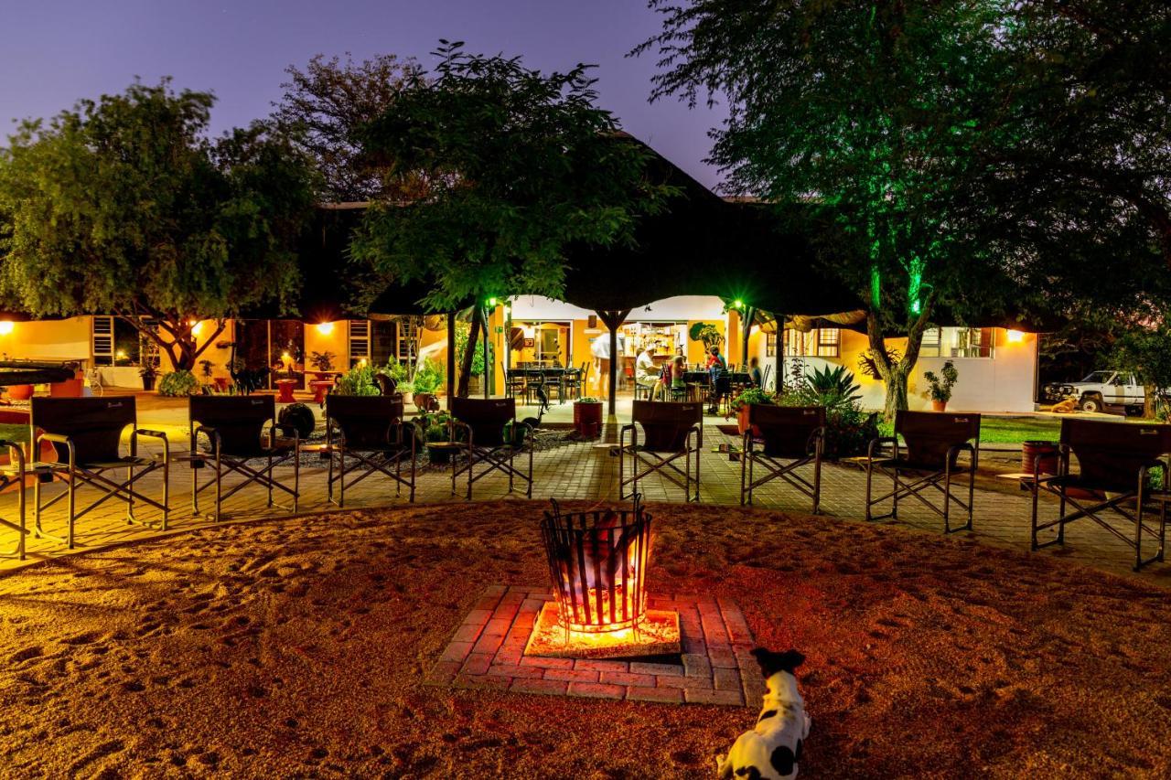 אוצ'יווארונגו Lion'S Den Guesthouse מראה חיצוני תמונה