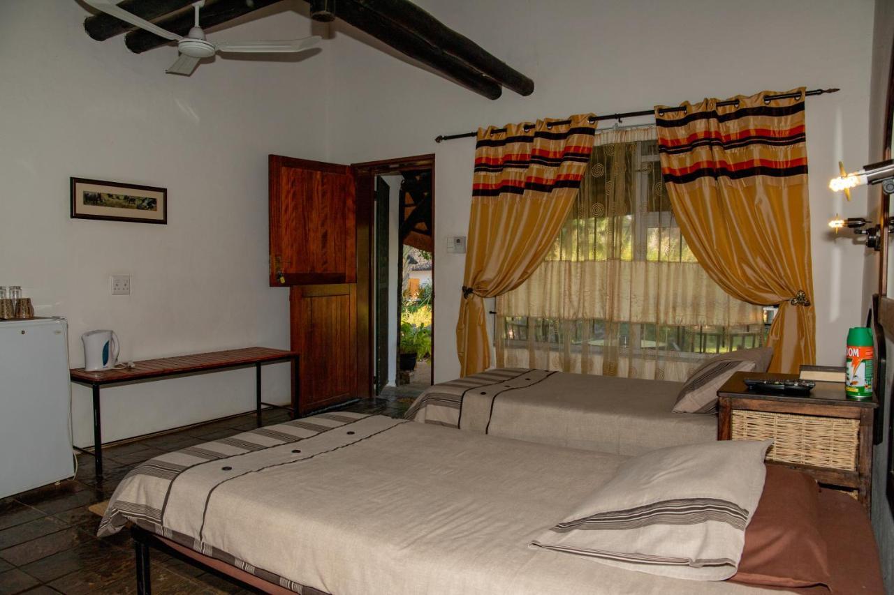 אוצ'יווארונגו Lion'S Den Guesthouse מראה חיצוני תמונה