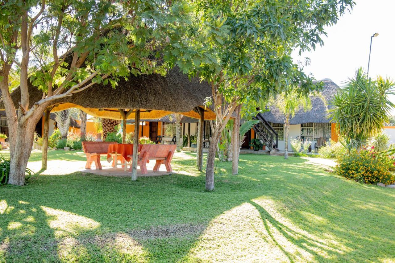 אוצ'יווארונגו Lion'S Den Guesthouse מראה חיצוני תמונה
