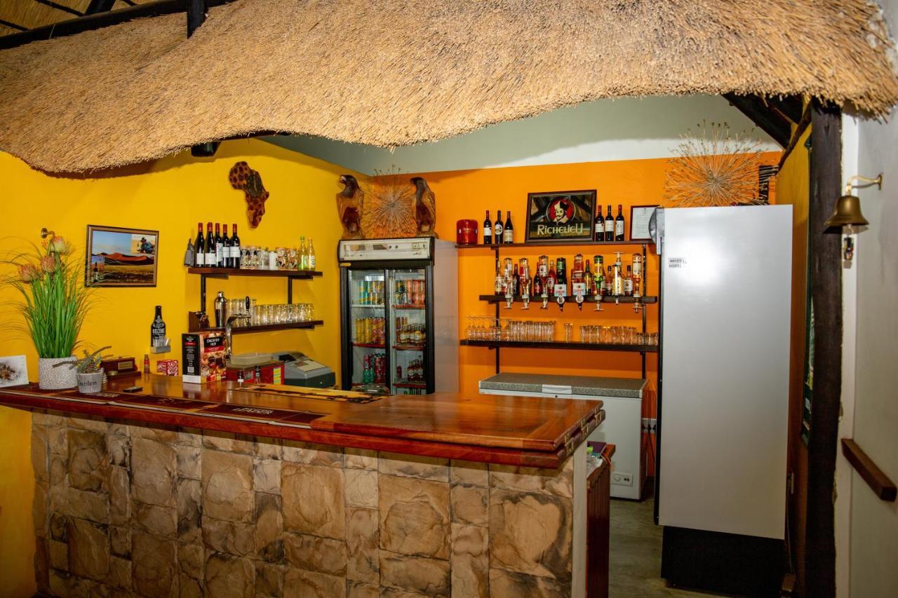 אוצ'יווארונגו Lion'S Den Guesthouse מראה חיצוני תמונה