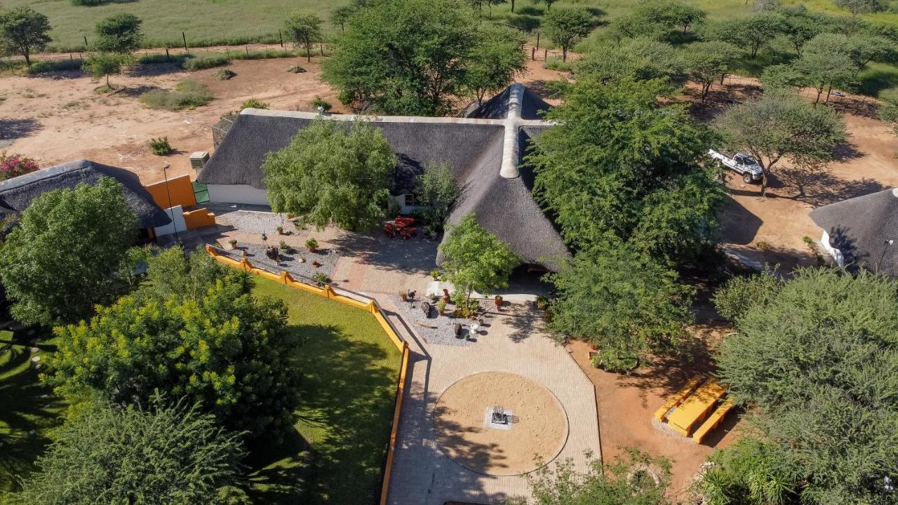 אוצ'יווארונגו Lion'S Den Guesthouse מראה חיצוני תמונה